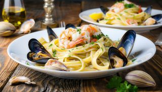 Tagliatelle cu fructe de mare