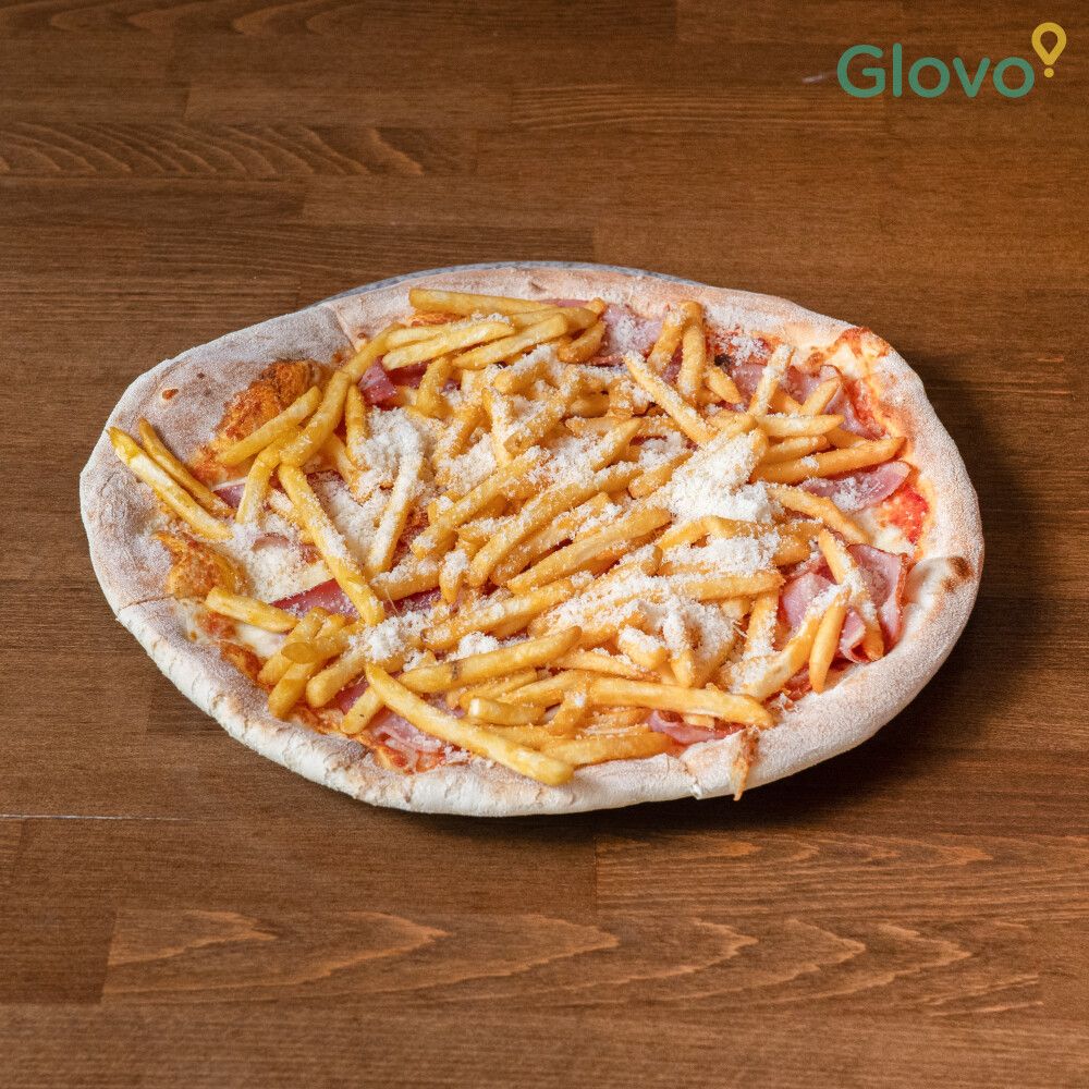 Pizza cu cartofi pai